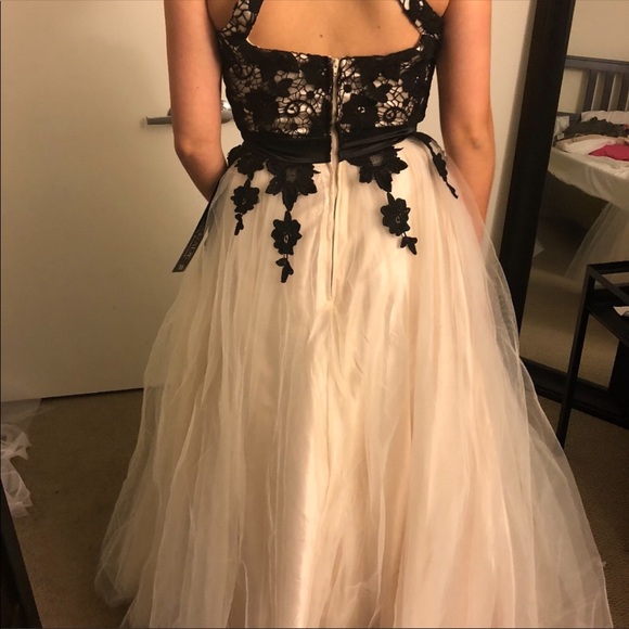 Dress - Picture 4 of 5